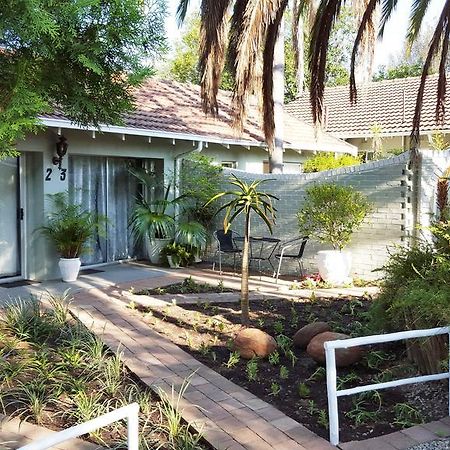 Old Umtali Guest House Johannesburg Exterior photo