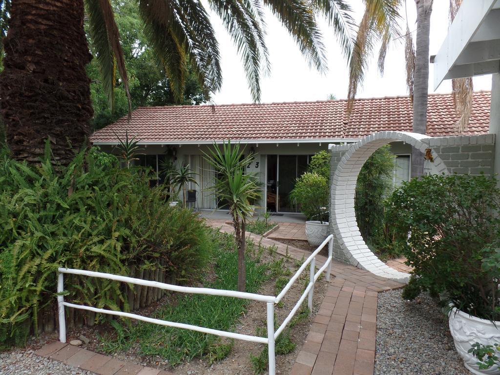 Old Umtali Guest House Johannesburg Exterior photo